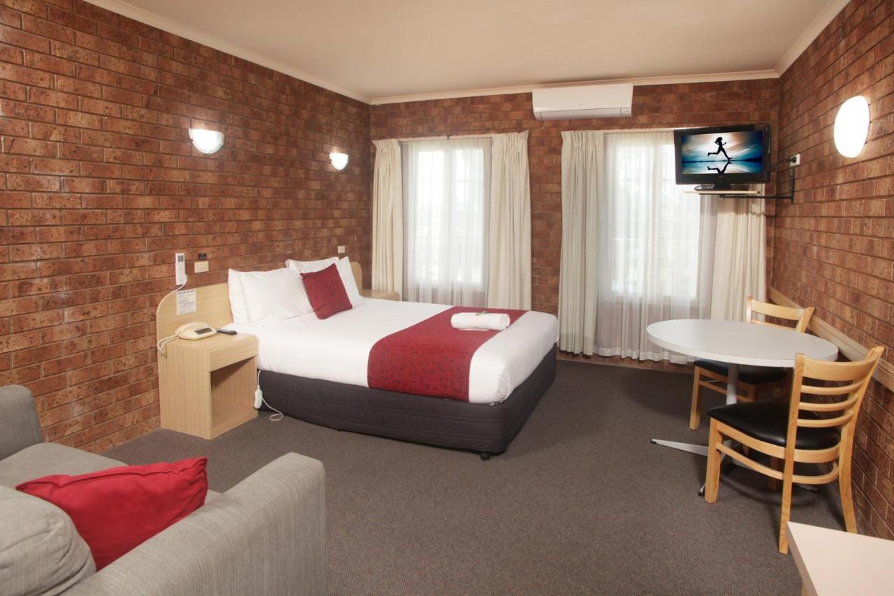 Courtyard Motor Inn シェパートン エクステリア 写真