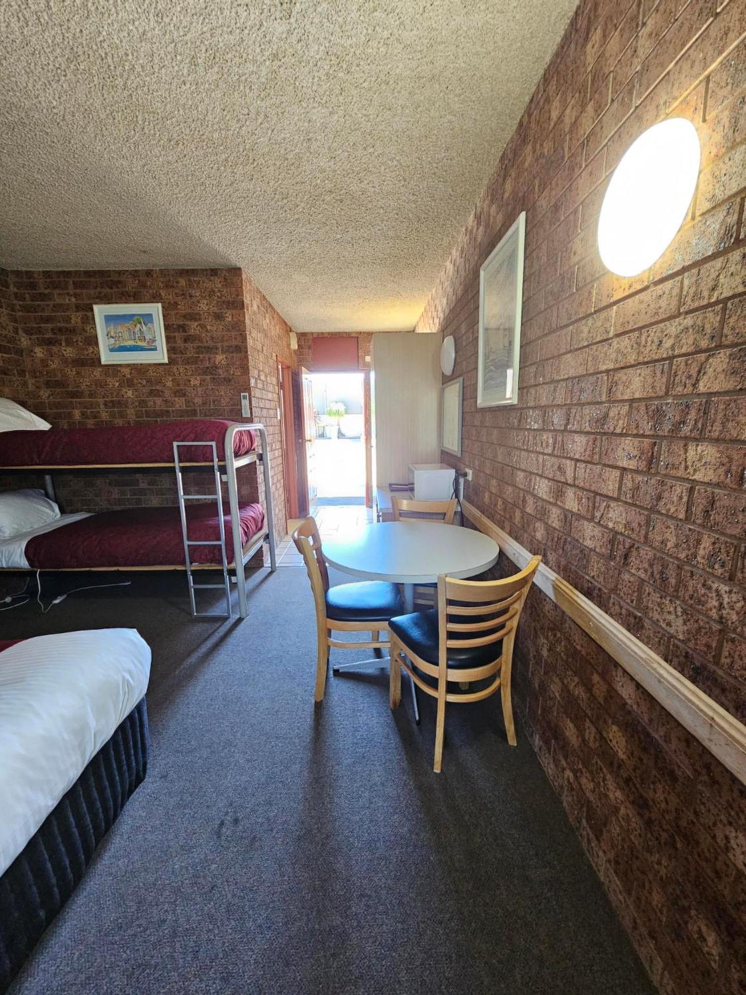 Courtyard Motor Inn シェパートン エクステリア 写真