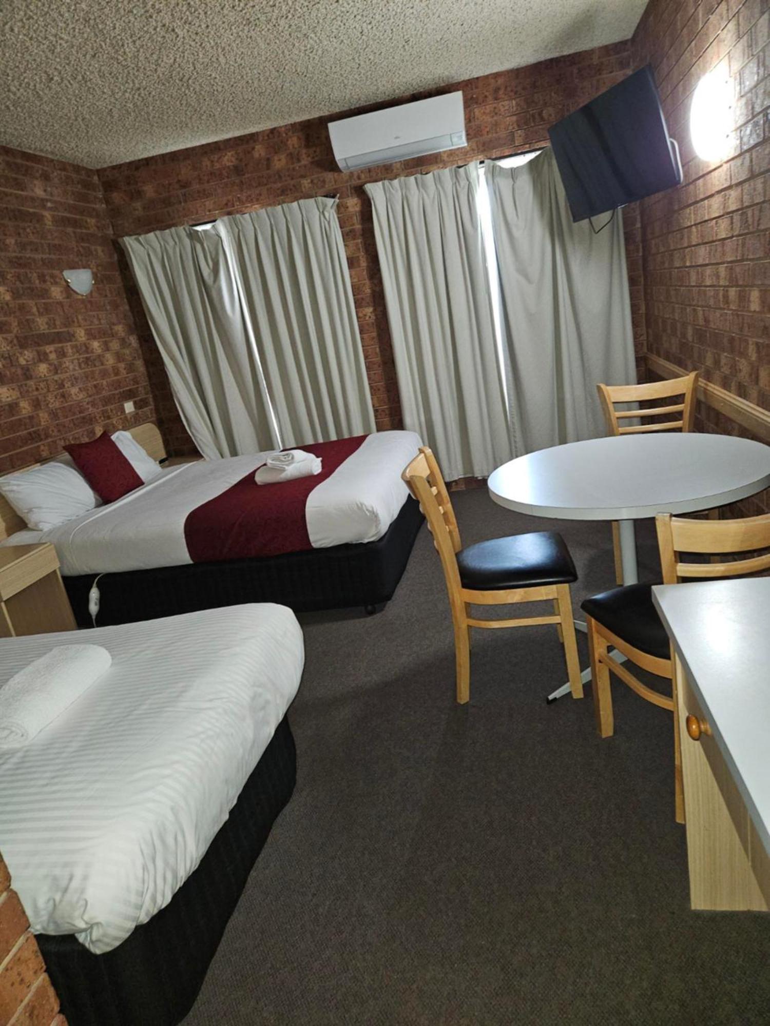Courtyard Motor Inn シェパートン エクステリア 写真
