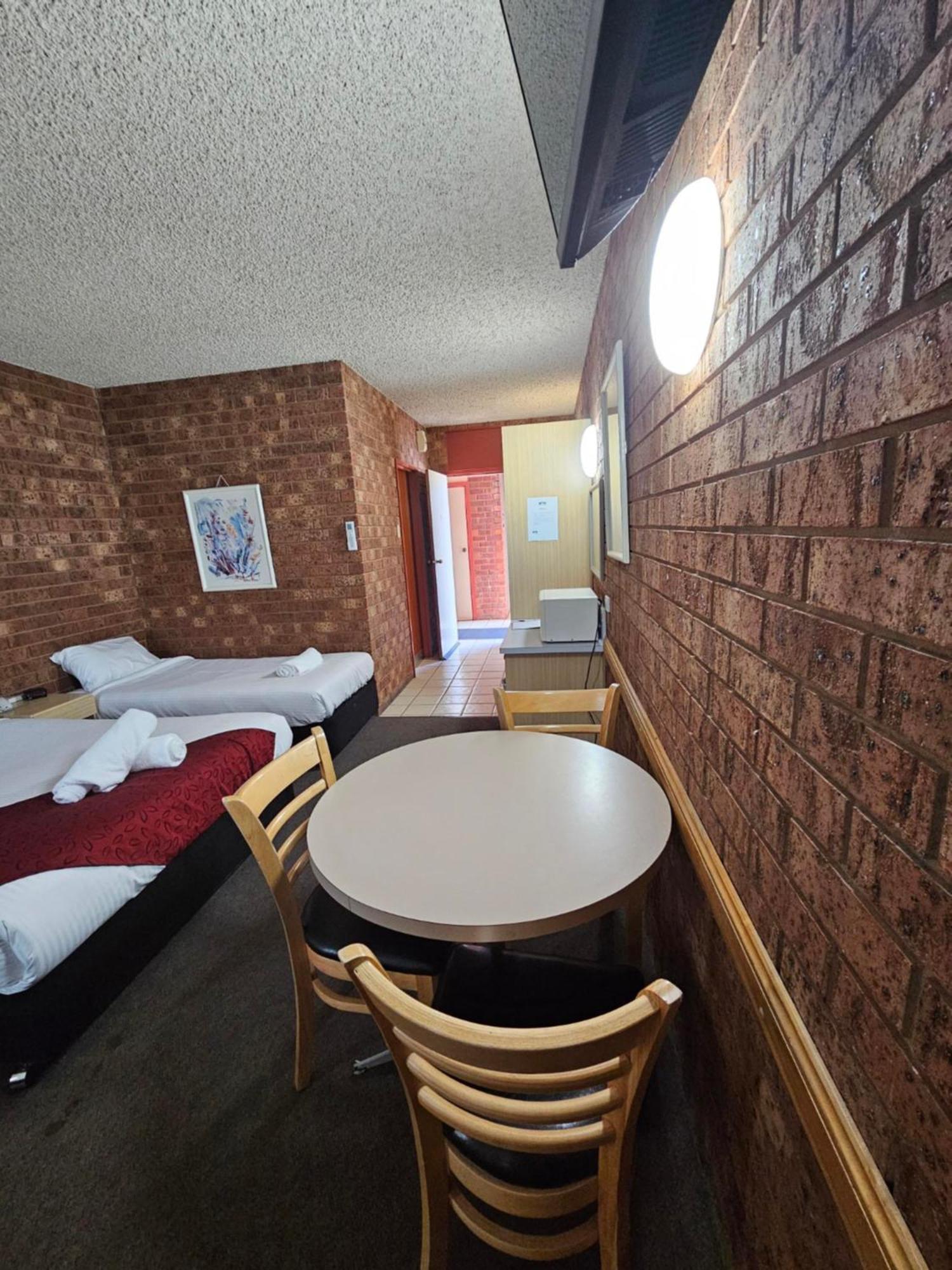 Courtyard Motor Inn シェパートン エクステリア 写真
