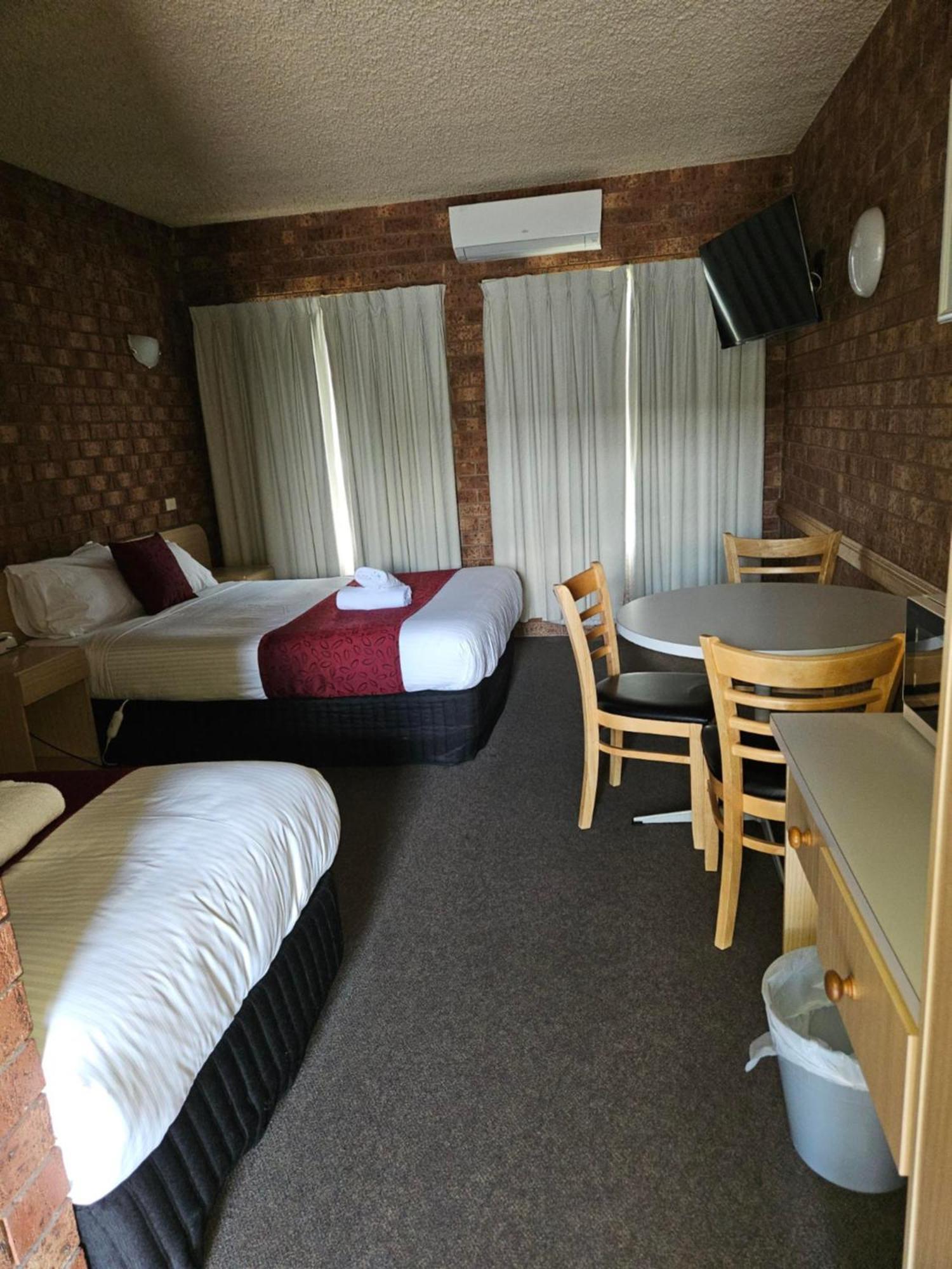Courtyard Motor Inn シェパートン エクステリア 写真