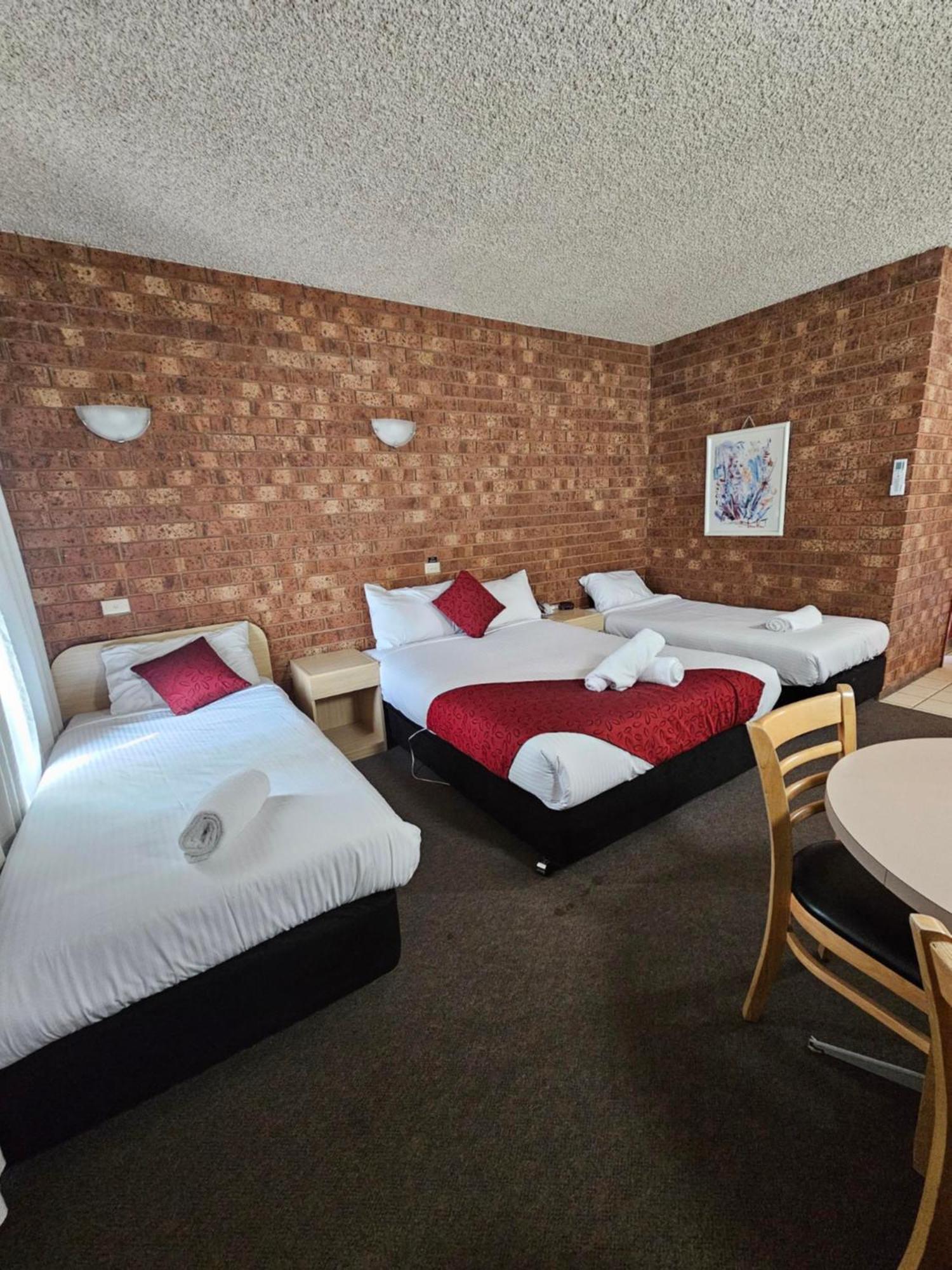 Courtyard Motor Inn シェパートン エクステリア 写真